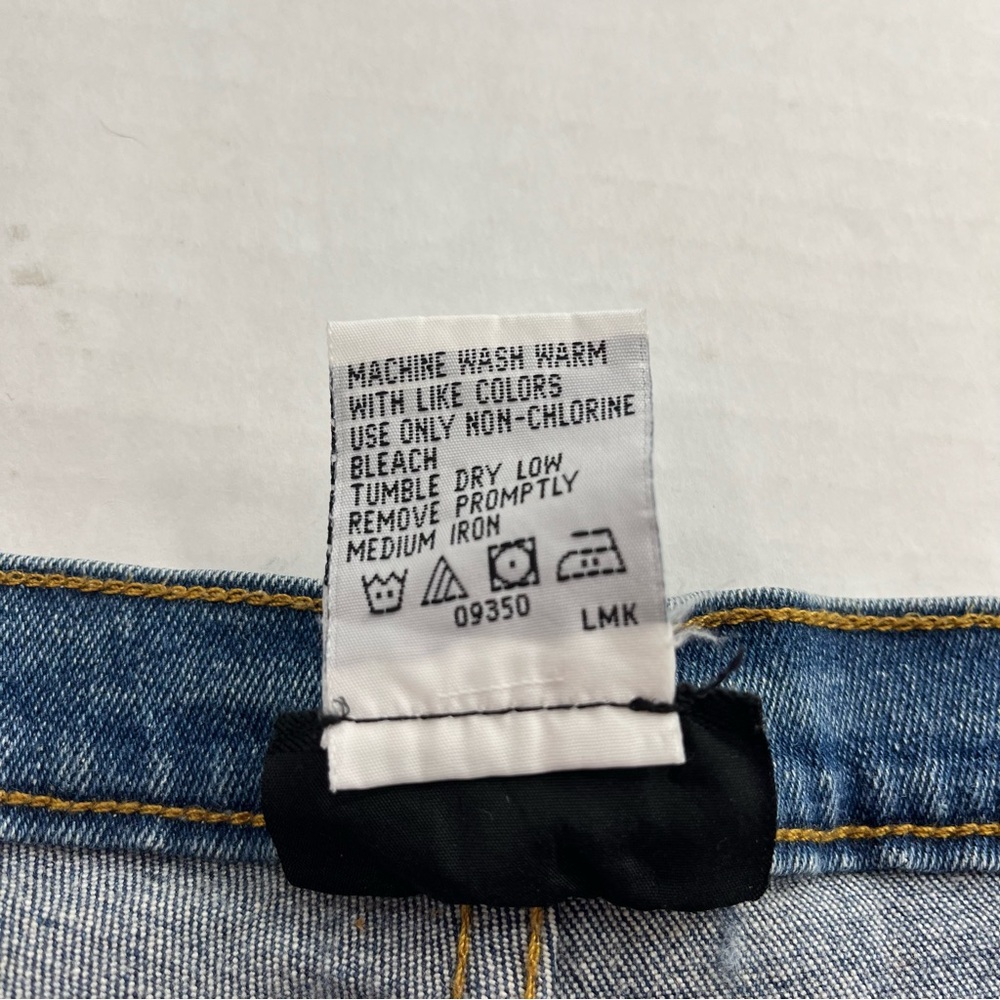 ✨ Vintage Bonjour Denim Capri Pants ✨ - Picture 5 of 13